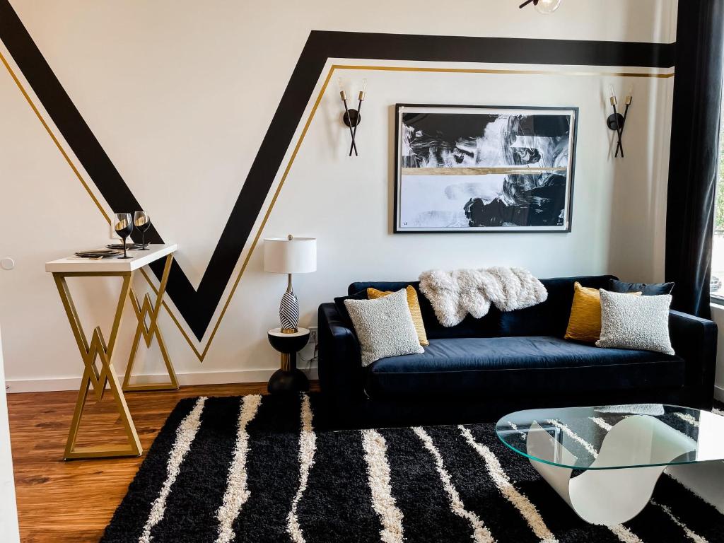 Tuxedo Suite - Boutique Luxe Stay Mins to Broadway