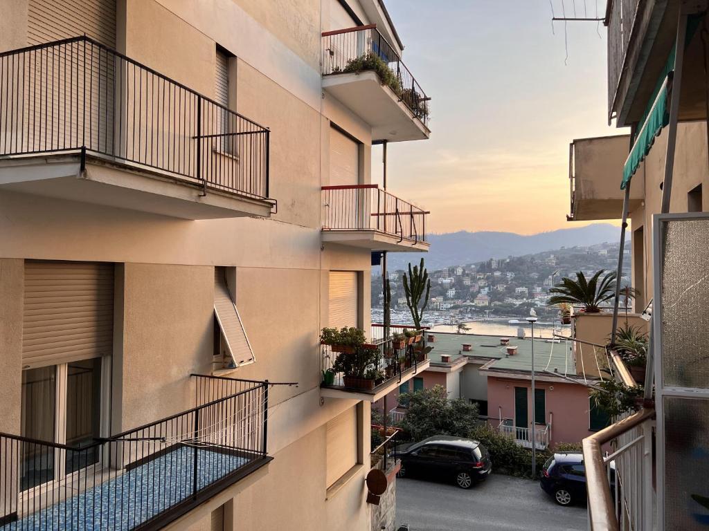 ALTIDO Charming flat with balcony