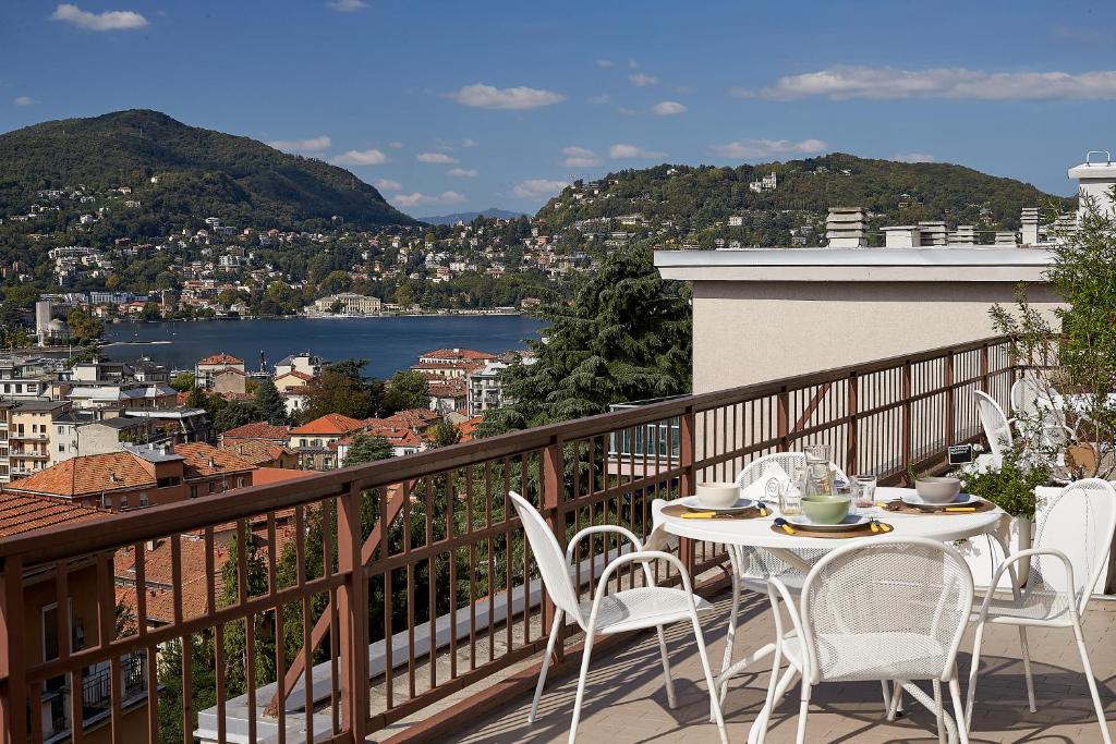 Aerie Esmeralda (Como)