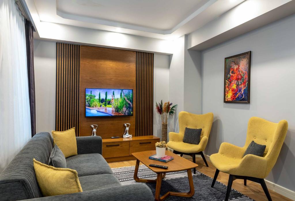 SALA SUITES