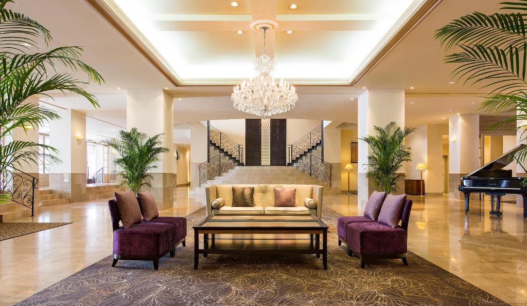 Luke Plaza Hotel