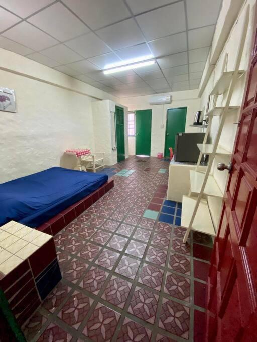 Ratanawong court 206
