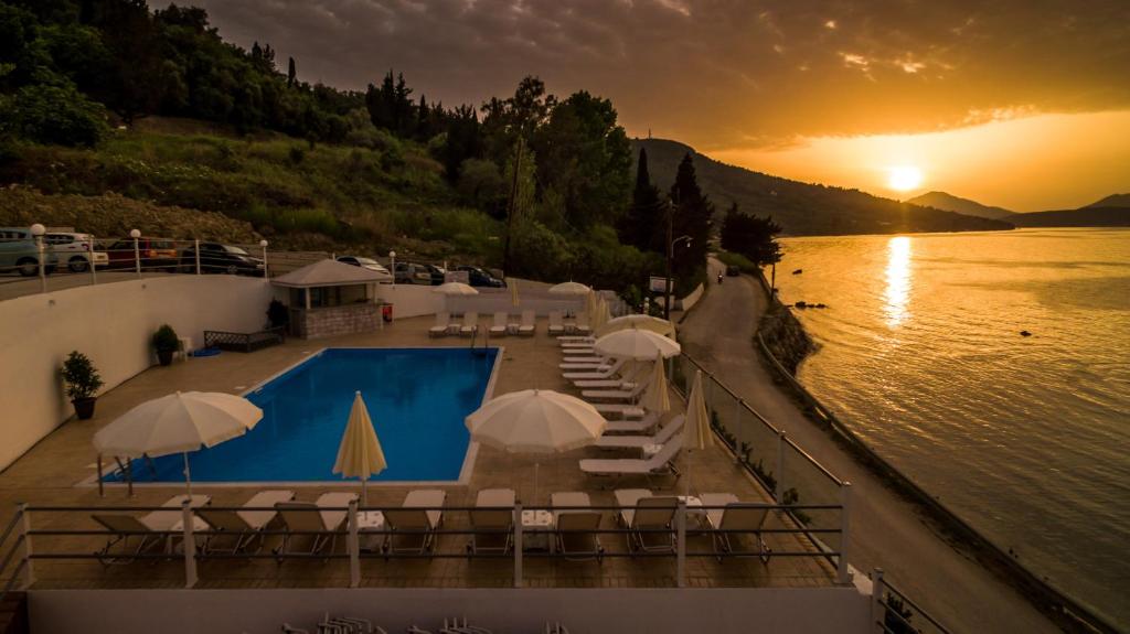 Golden Sunset (Boukari)