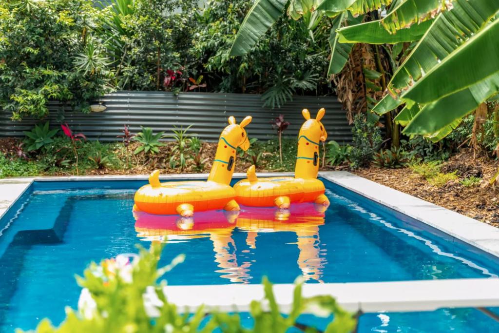 OXLEY Private Heated Mineral Pool & Private Home
