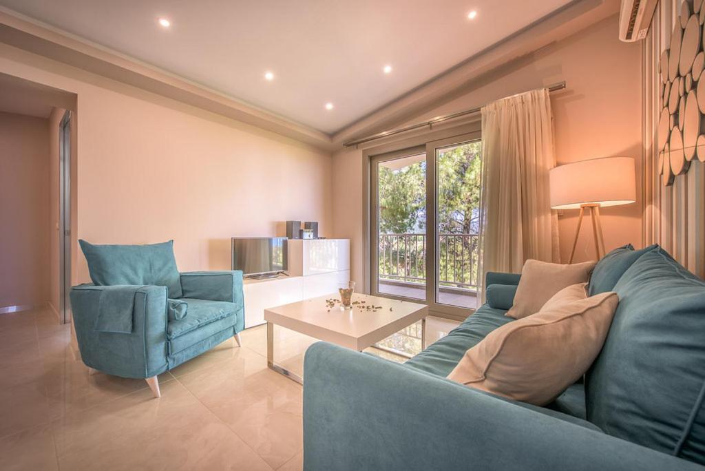Koukounaria Hotel & Suites (Alykes)