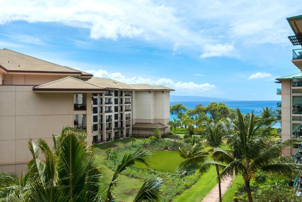K B M Resorts- HKH-520 Luxurious 2Bd with large balcony for entertaining (Kaanapali)