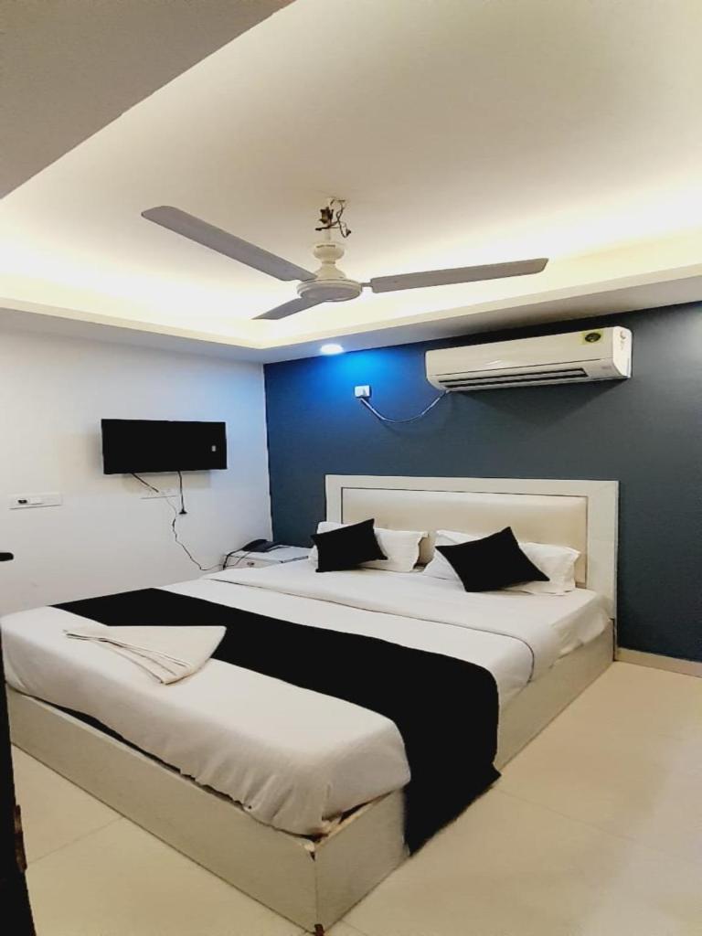 Hotel Airport palace near Delhi airport aerocity