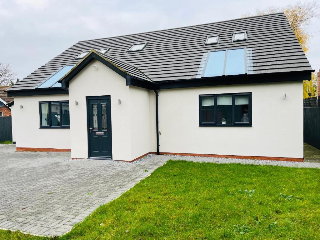 4-Bedroom Cottage in Healing