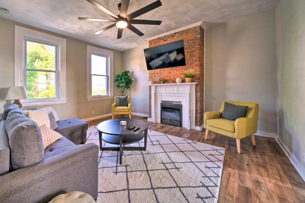 Bright Pittsburgh Apt