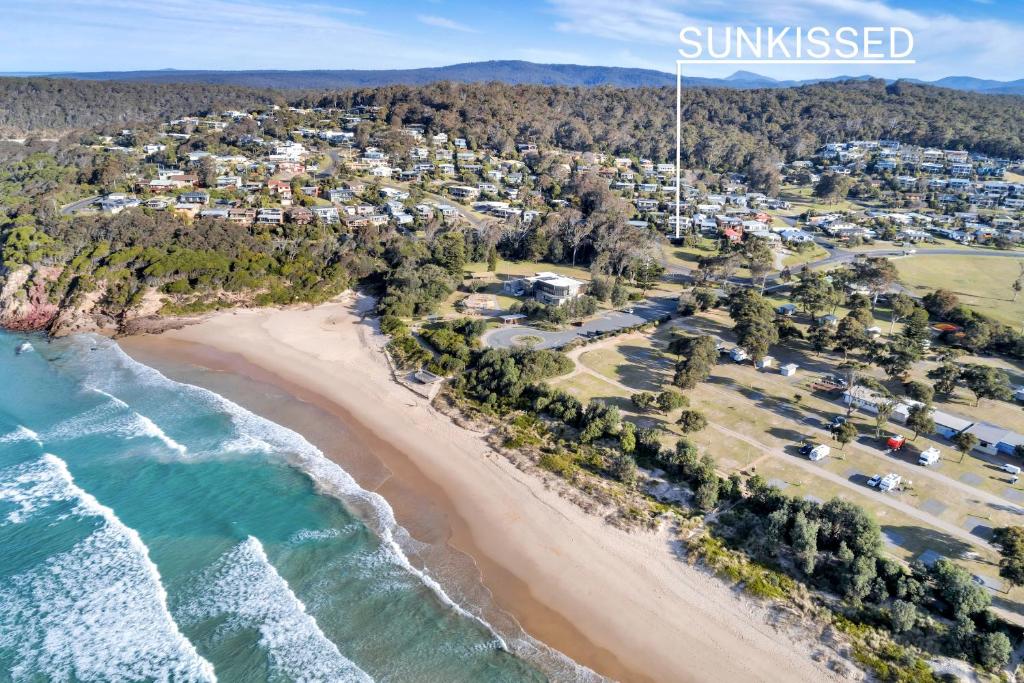 Sun Kissed - As close as you get to Pambula Beach (Pambula Beach)