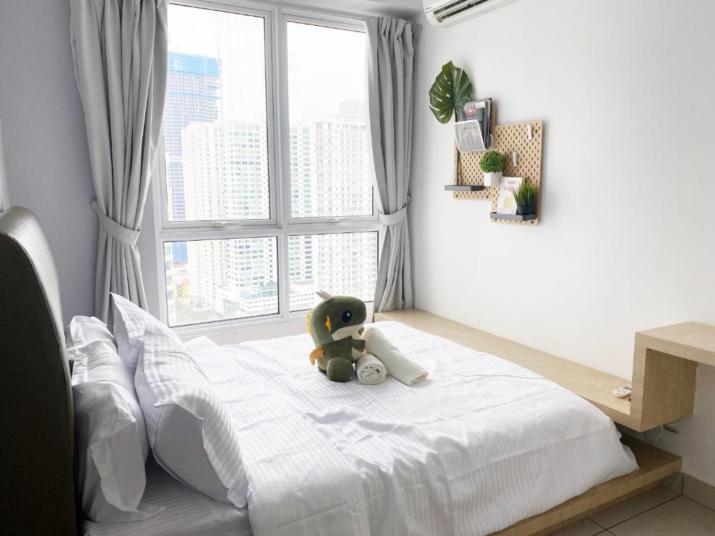 Gurney Georgetown Mansion 1R1B Minimalist Design