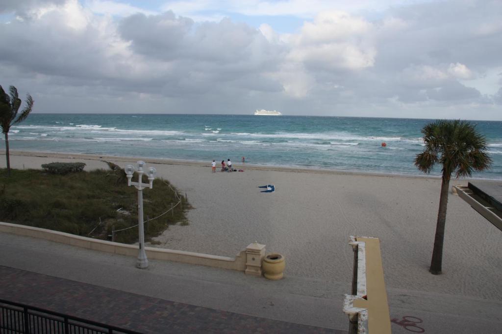 La Playa Beach Front Hollywood