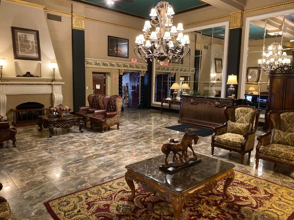 Grant Hall Hotel (Moose Jaw)