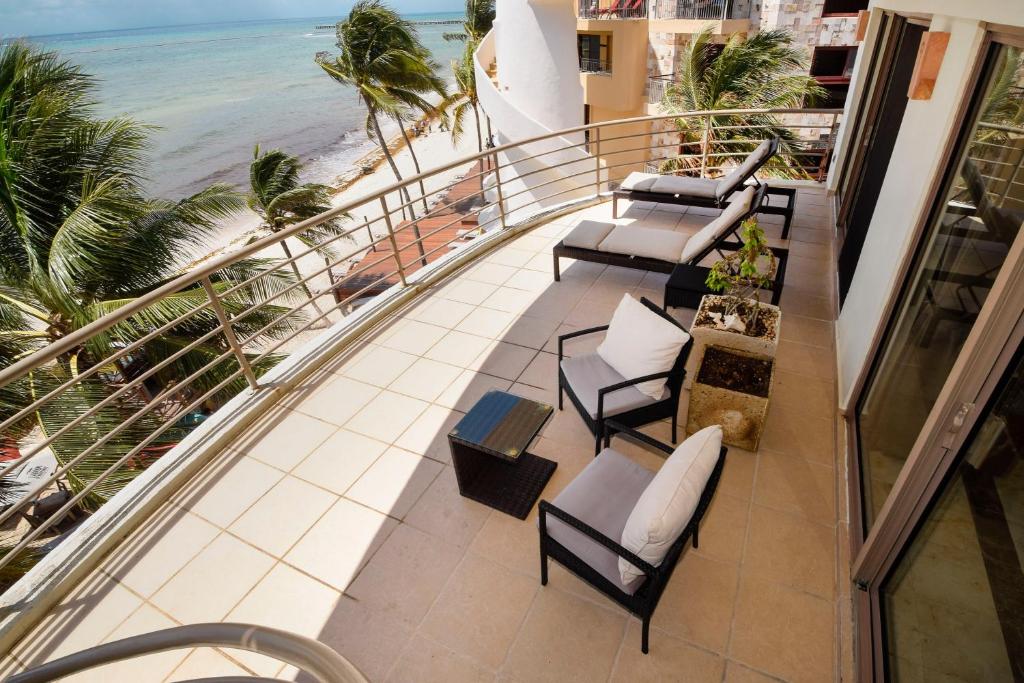 Penthouse Oceanfront Private Rooftop Deck Great Rates CM305
