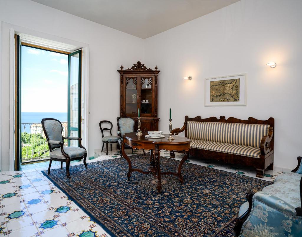 Amalfi Coast Family Luxury Suite (Vietri)