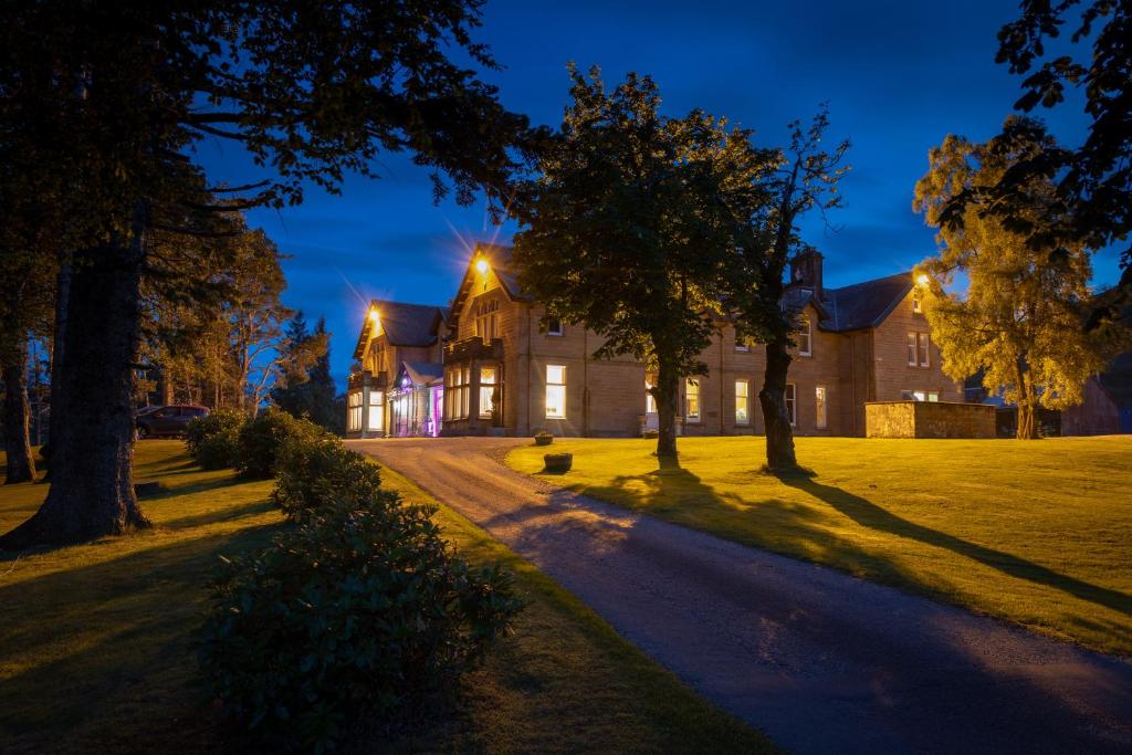 Ledgowan Lodge Hotel (Achnasheen)