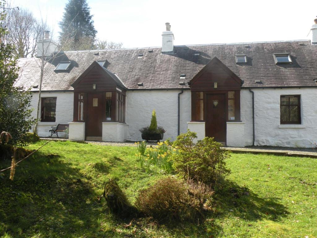 Halftown Cottages (Saint Catherines)