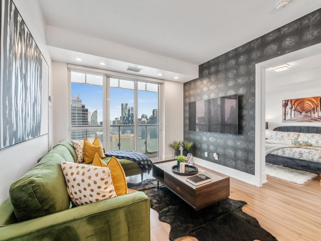 Designer 2Br + Study Condo