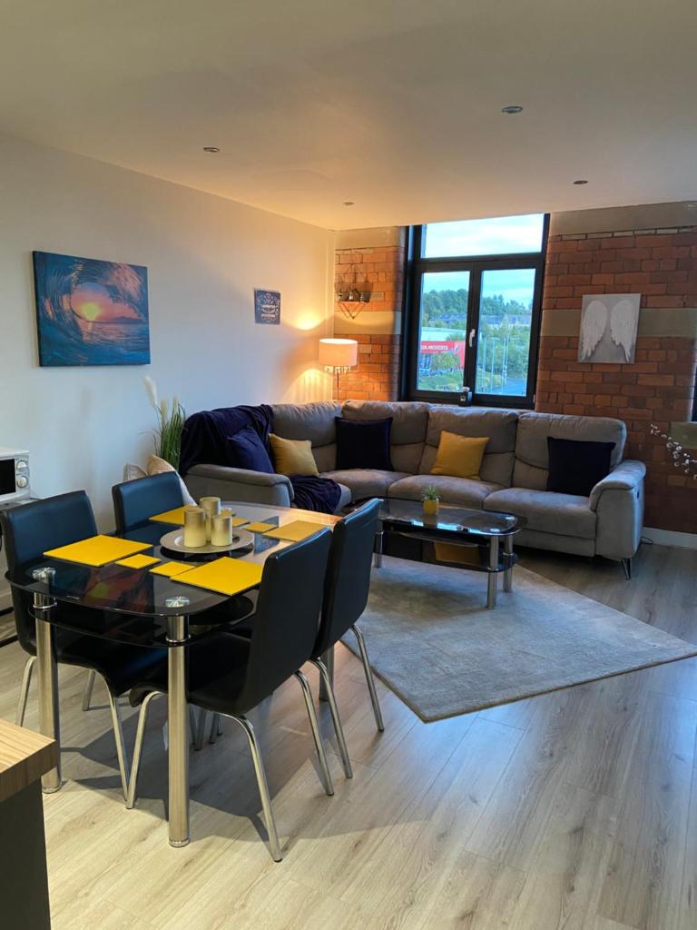 Luxury 2 Bed Duplex City Apartment