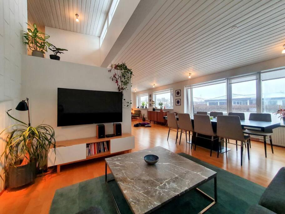Modern and spacious house in Seltjarnarnes.