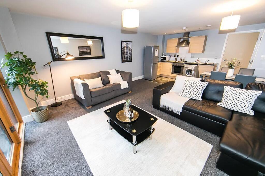 2 Bedroom Apartment With Space for 6