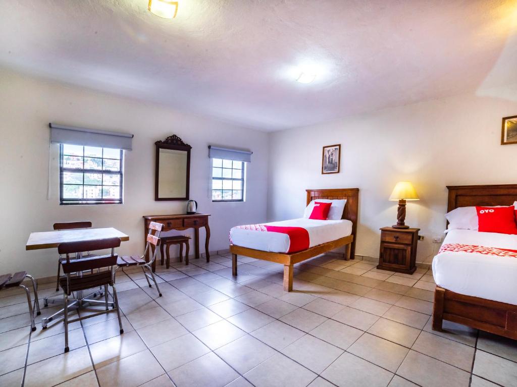 OYO Casa Banqueta Alta
