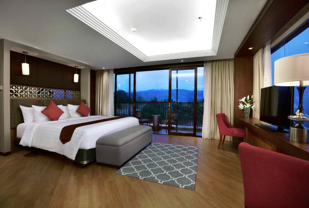 ASTON Sentul Lake Resort & Conference Center