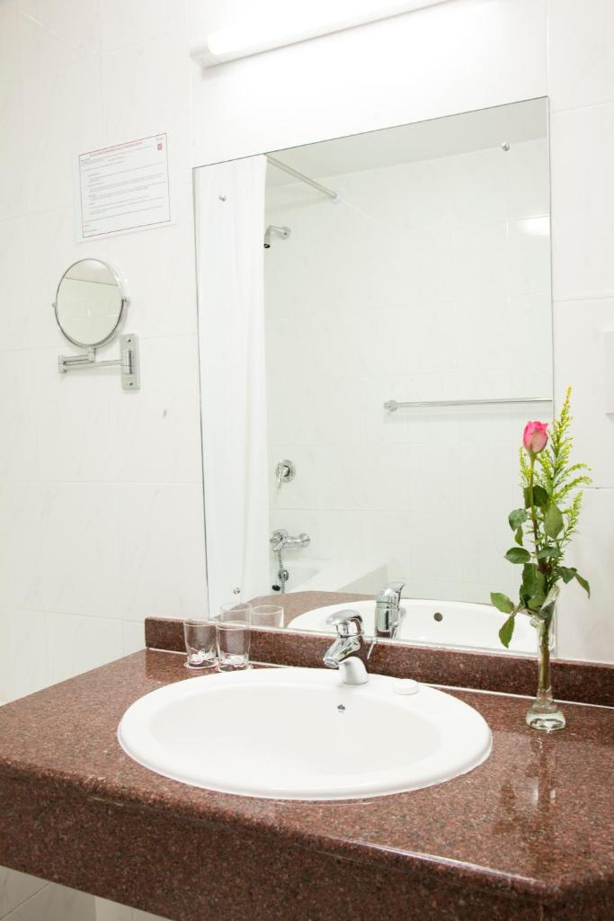 African Regent Hotel