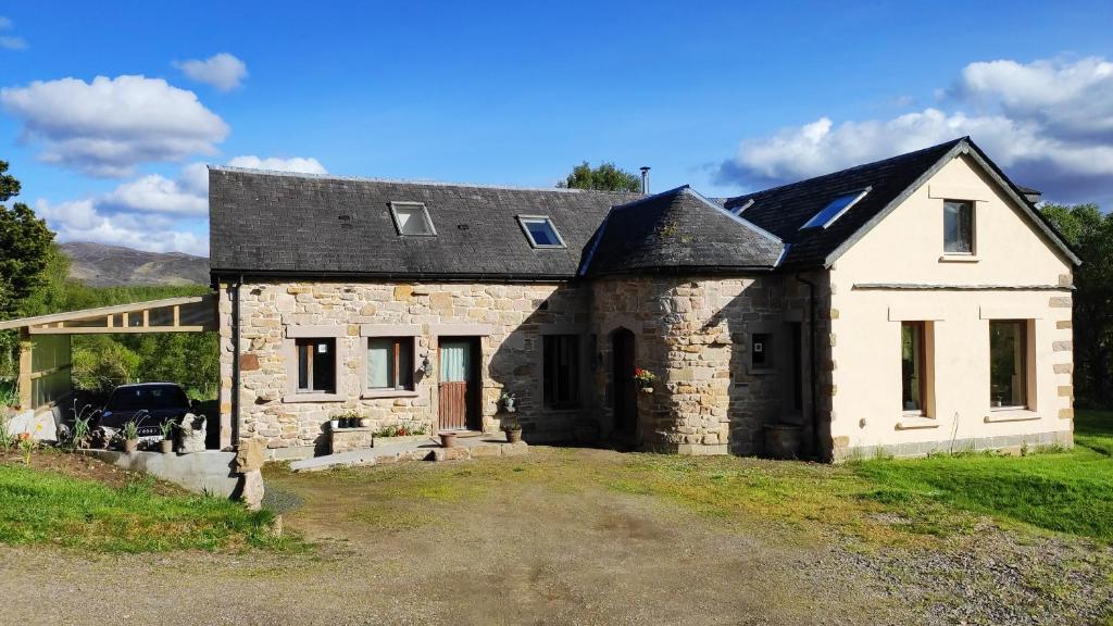 Sunrise House (Inverfarigaig)