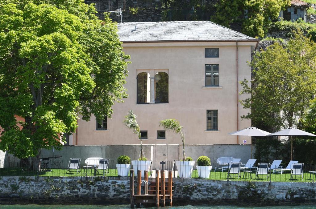 Bifora65 Villa storica fronte lago (Orta San Giulio)