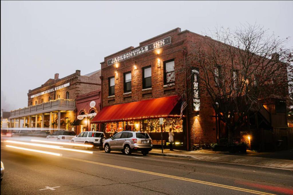 Jacksonville Inn (Jacksonville)