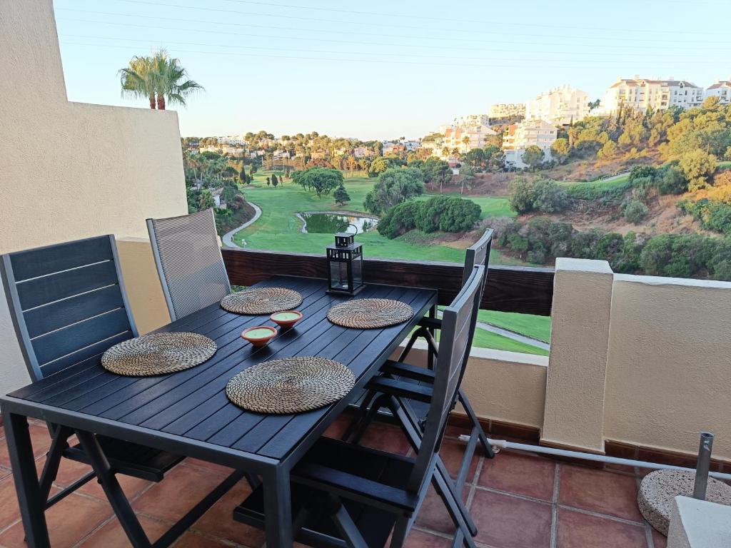 110 - Superb Andalusian Style 2 Bed Golf Apartment Overlooking Miraflores Golf