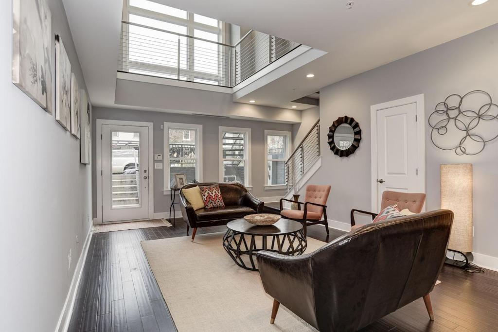 KENSINGTON Place condo