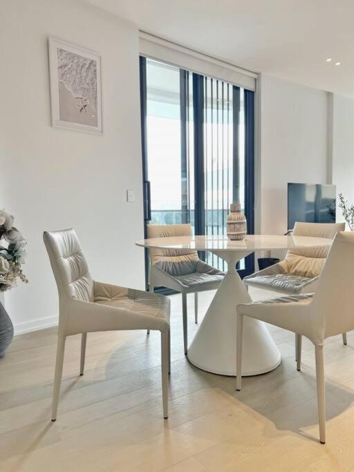 City view designed apartment in Bondi Junction