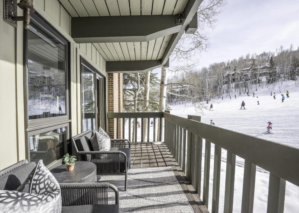 True Ski-In Ski-Out 2 BR Condo with Hot Tub!