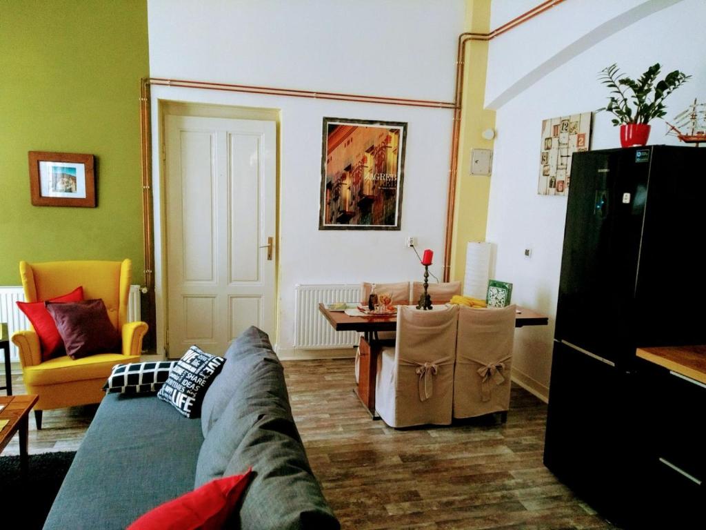 Olive Tree City Apartment