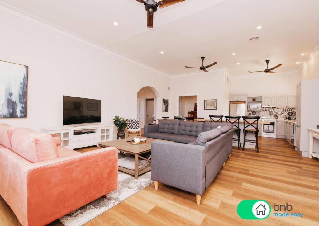 Dunkley House Bathurst Large CBD Heritage Home