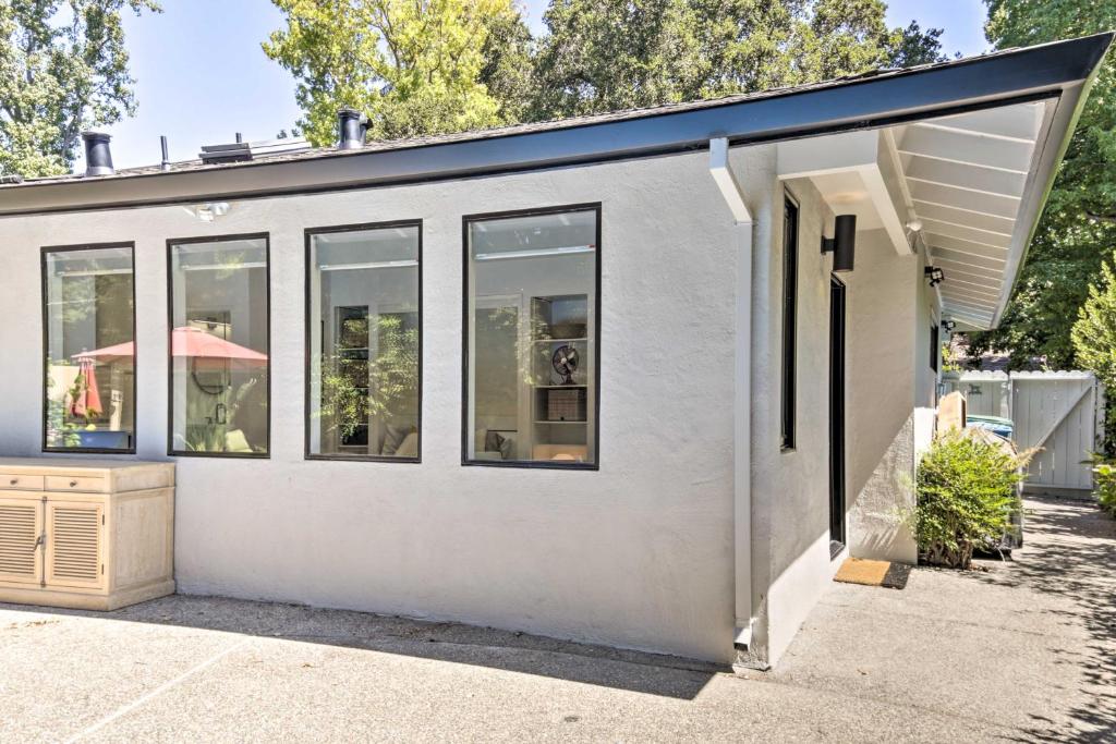 Menlo Park Studio about 2 Mi to Stanford University (Menlo Park)