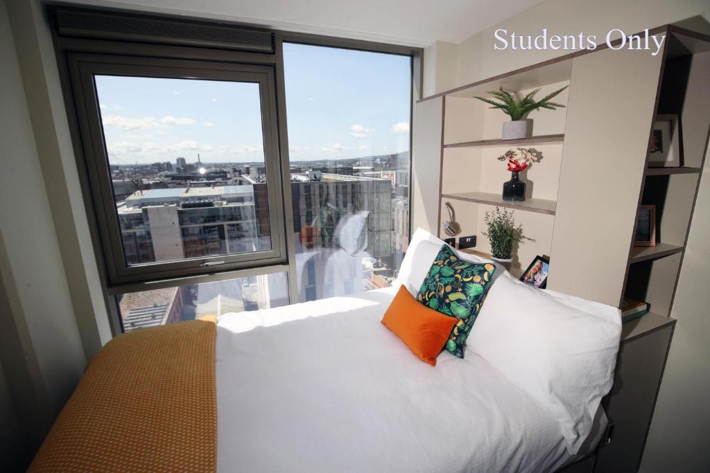Vibrant Rooms For STUDENTS only