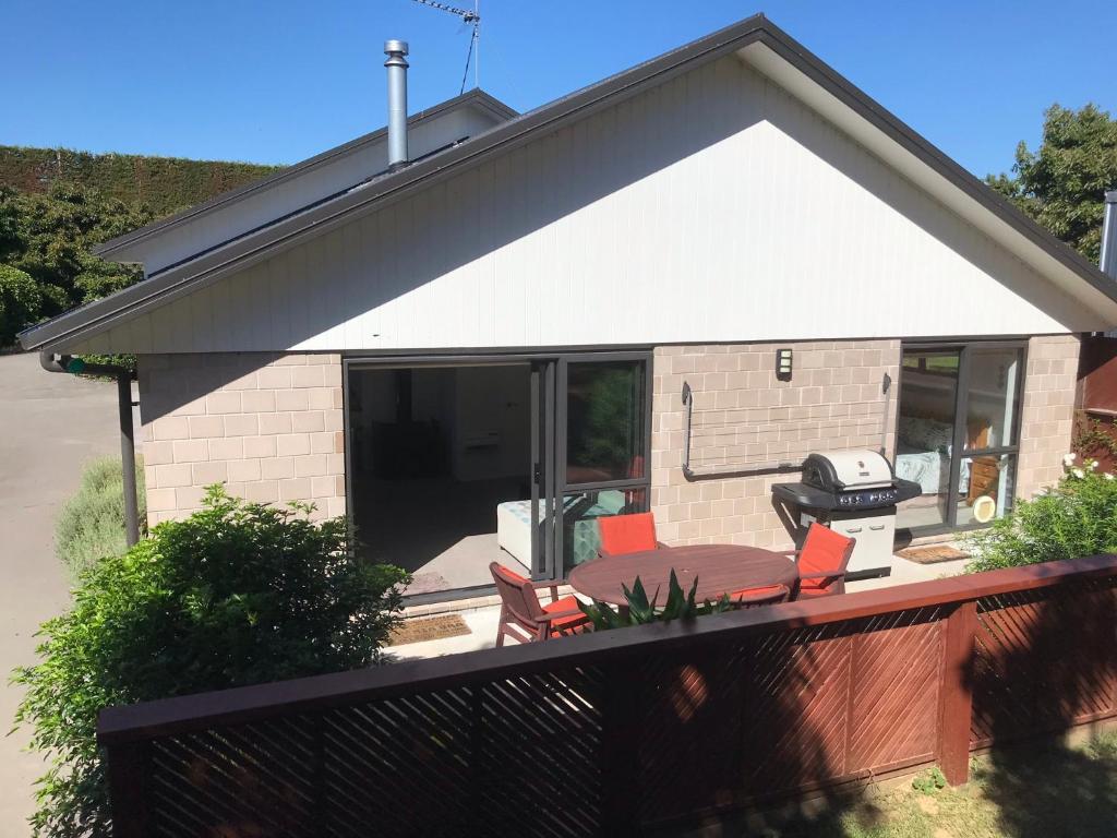 Baybell Lodge (Omanawa)