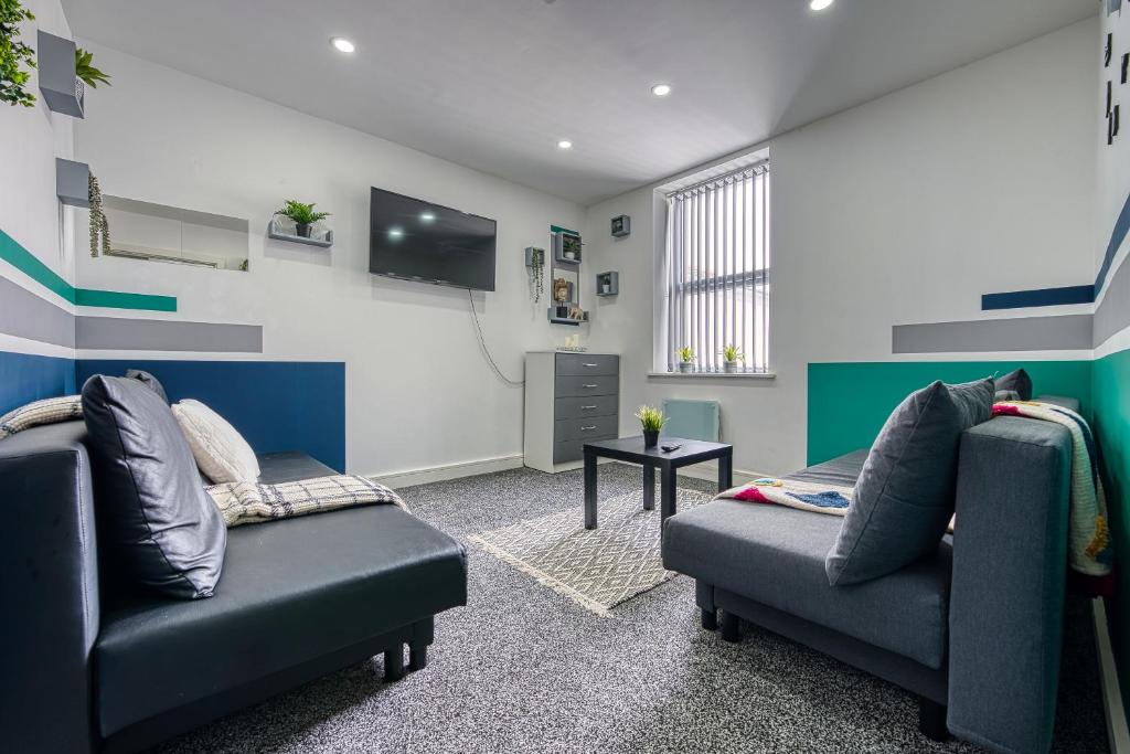 Sleek Modern Central Cardiff Apartment