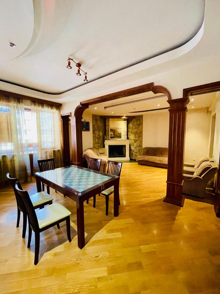LUXURY VIP Apartment at Republic Square with a Fireplace