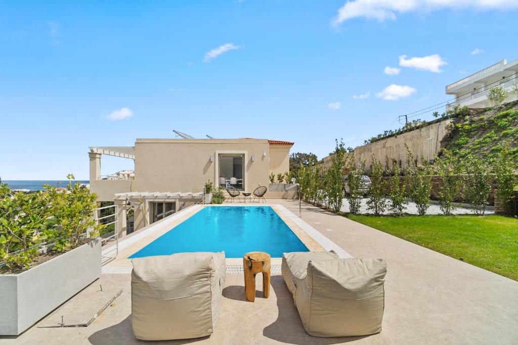 SuiteHome Villas in Andros Town