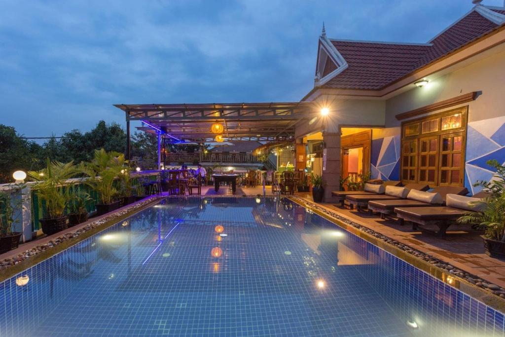 Aura Riverside Boutique Hotel