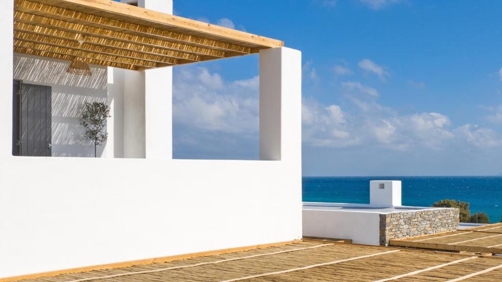 Vastblue of Paros (Ambelas)