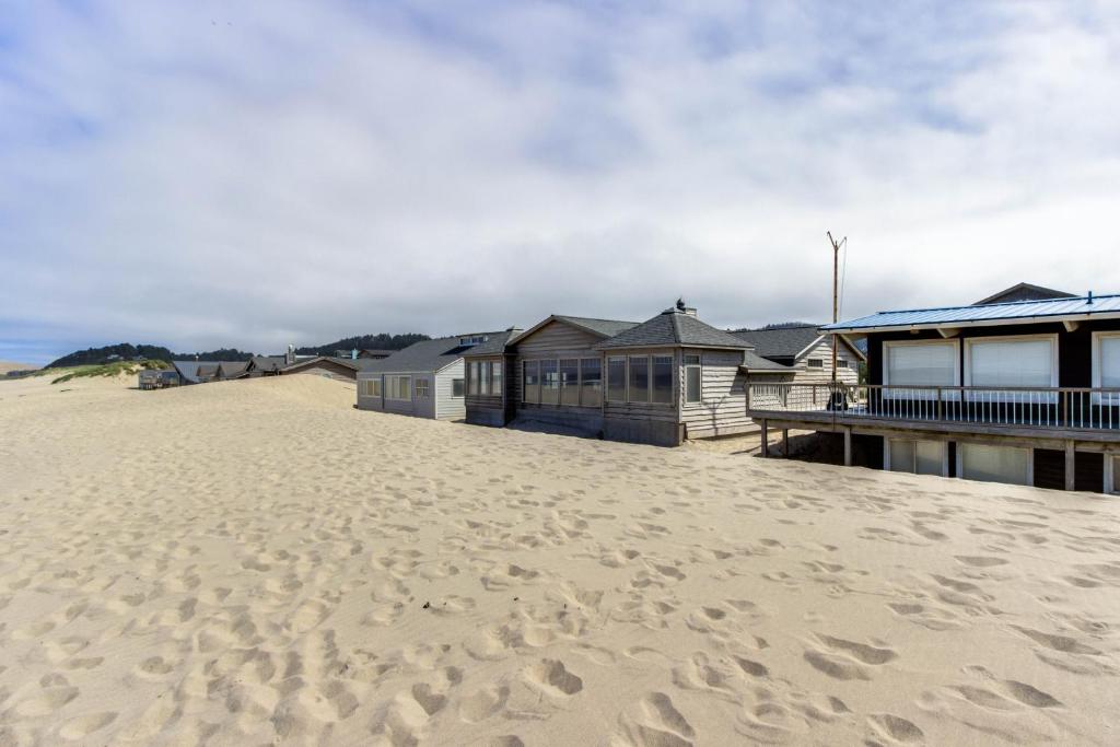 Pacific City Ocean Front Escape (Pacific City)