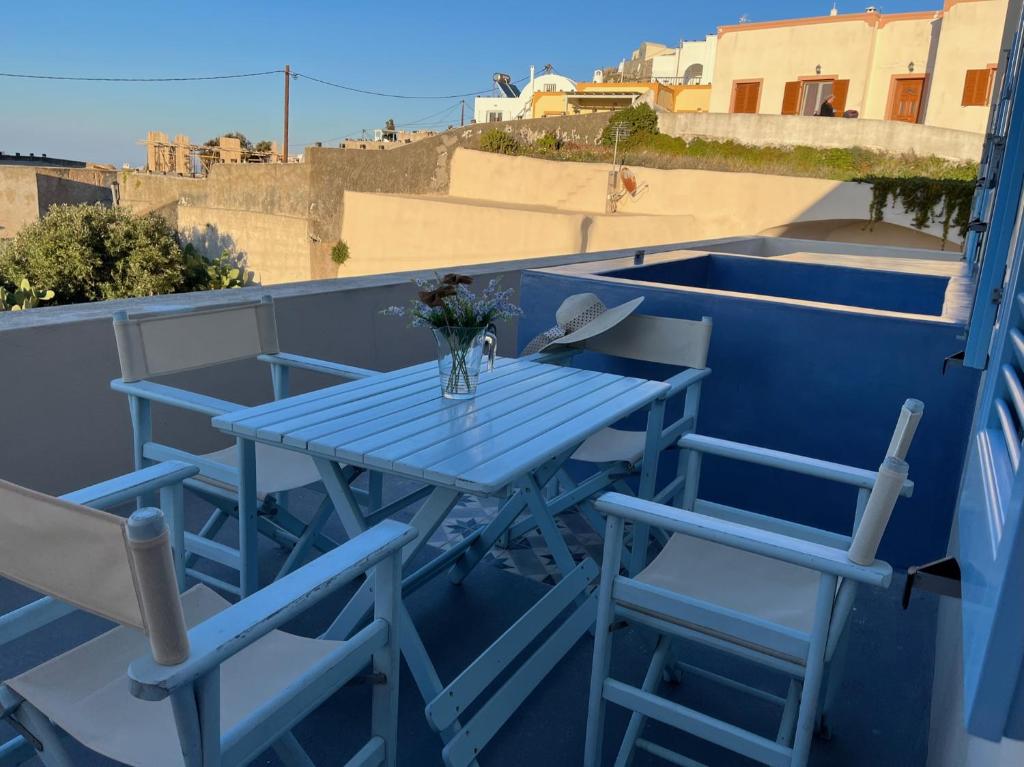 Flora's House & Cave Winery (Pirgos)