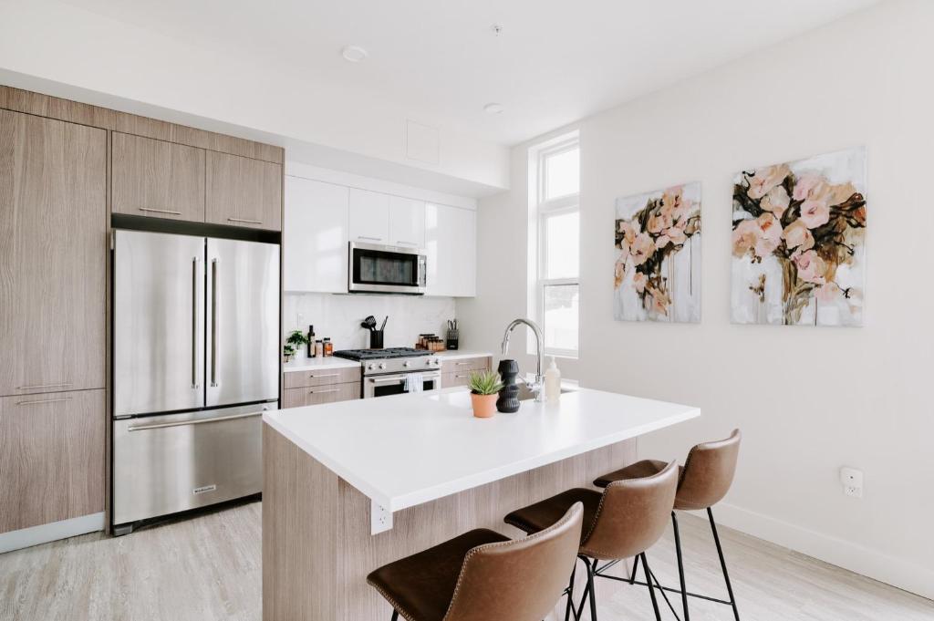 Earth-Chic - Modern Lifestyle Loft - Espadin LoHi