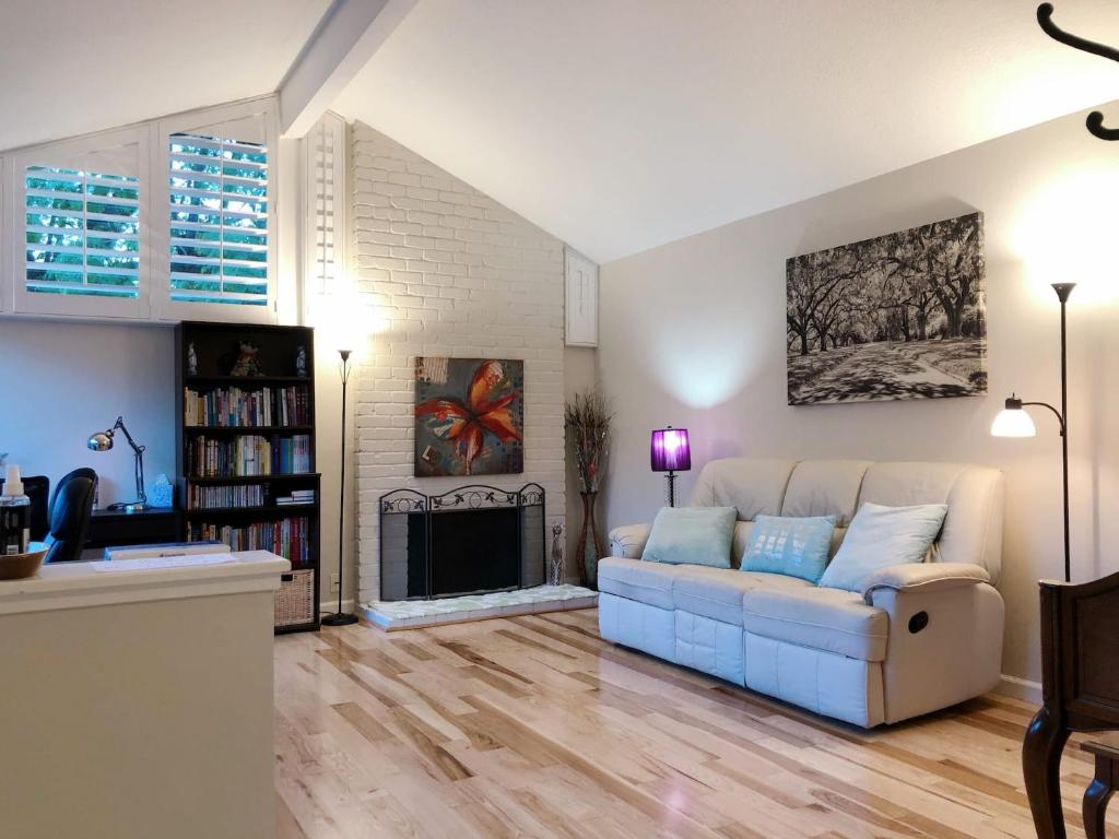 @ Marbella Lane - Spacious Cozy Home Piano (Sunnyvale)