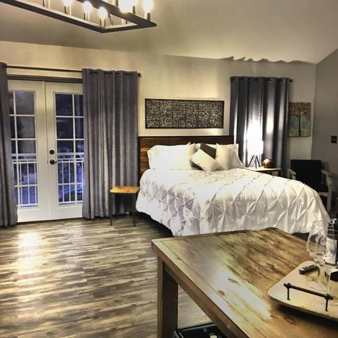 Papillon Cellars - The Loft (Mariposa)